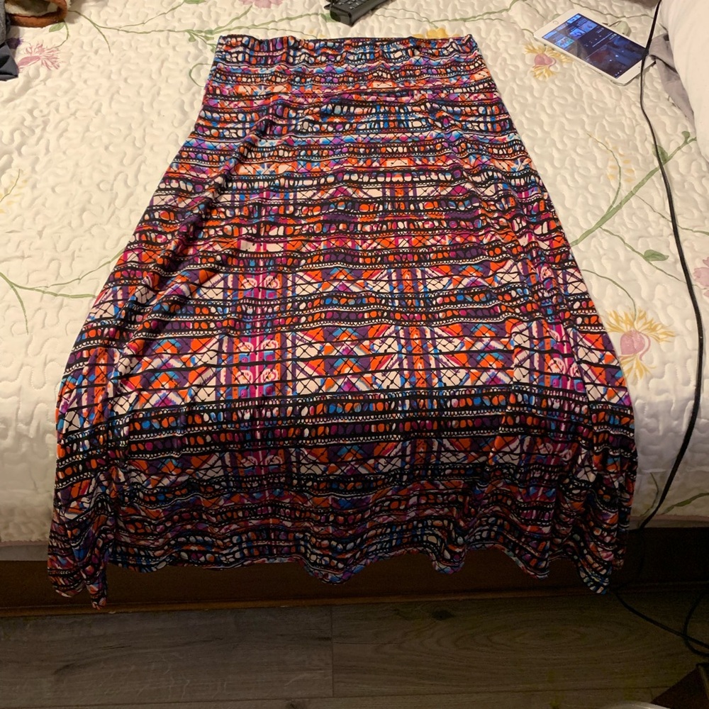 Patterned maxi skirt.